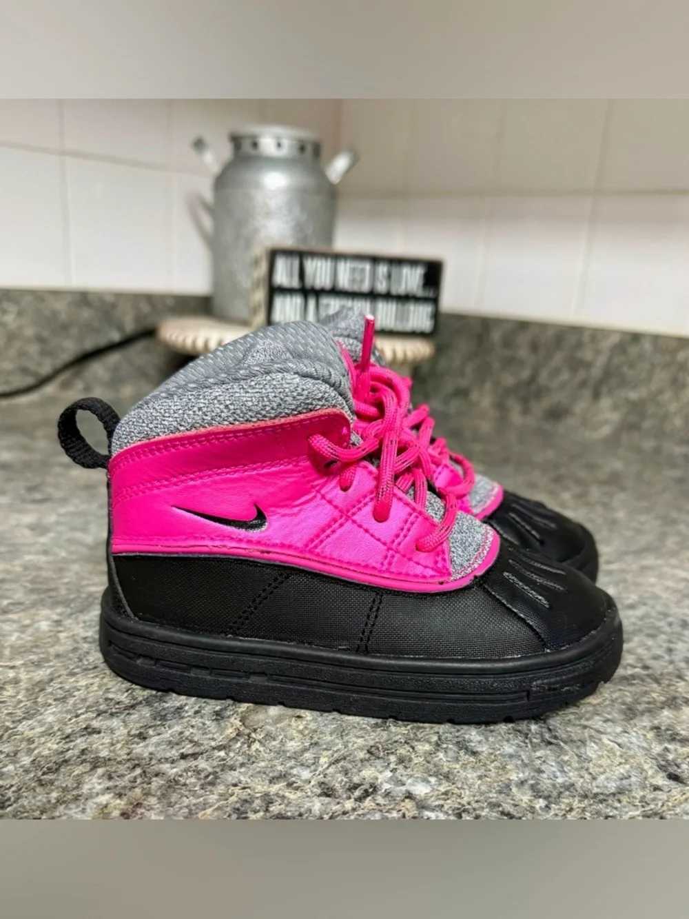 Nike Girls ACG Pink Winter Boots 7.5C